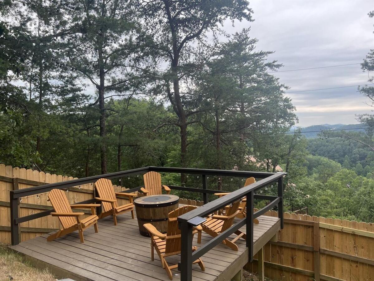 Villa Whiskey Ridge 3 Bdrm Cabin-Firepit, Fenced Yard, Hot Tub Pigeon Forge Exterior foto